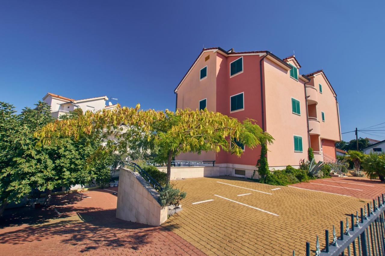 Pansion Hrga Hotel Vodice Ngoại thất bức ảnh
