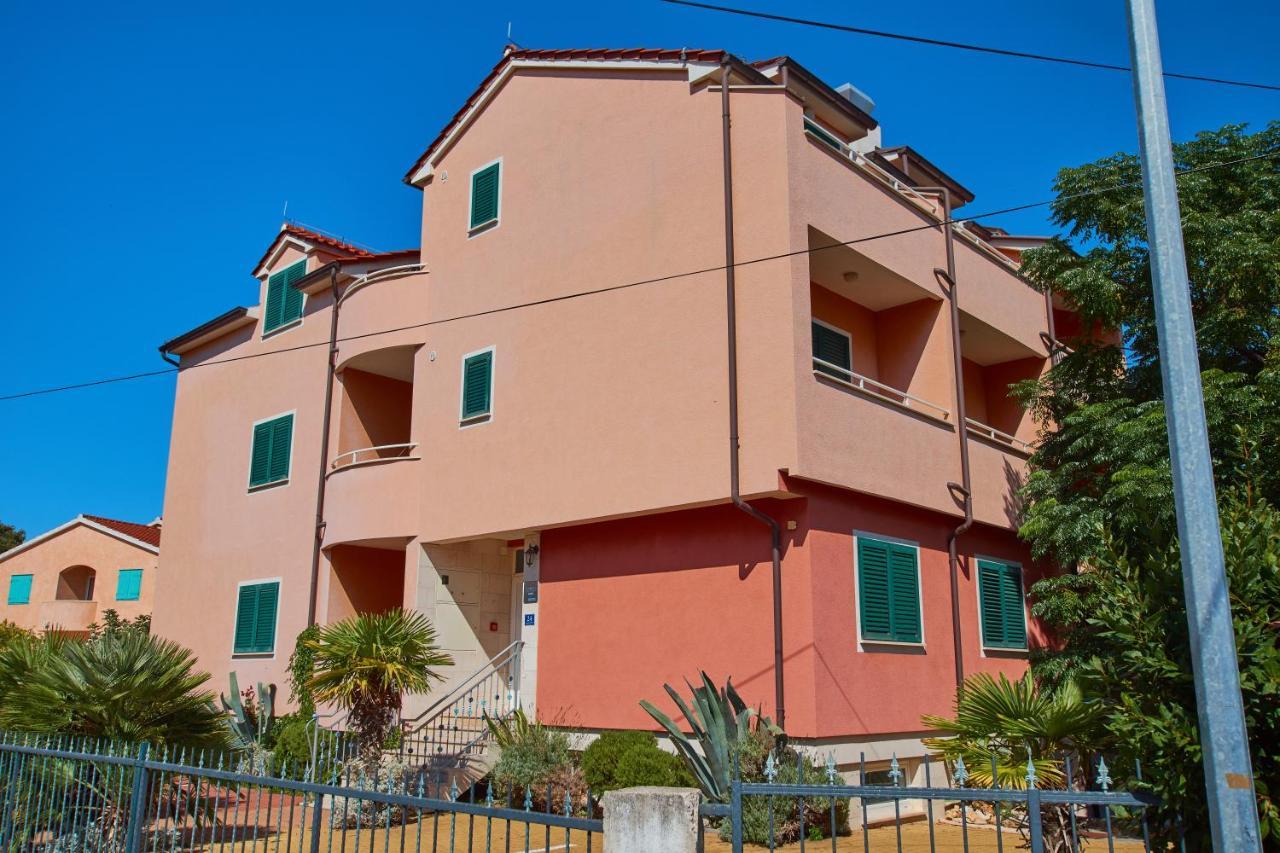 Pansion Hrga Hotel Vodice Ngoại thất bức ảnh