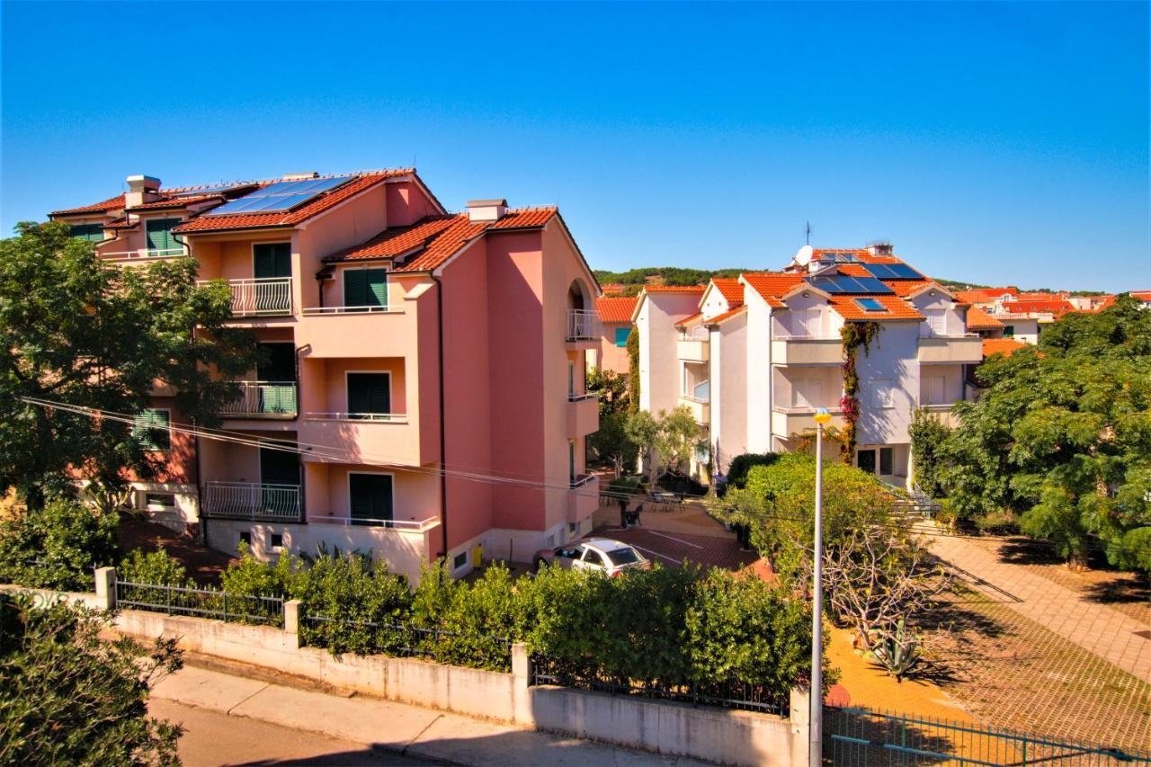 Pansion Hrga Hotel Vodice Ngoại thất bức ảnh