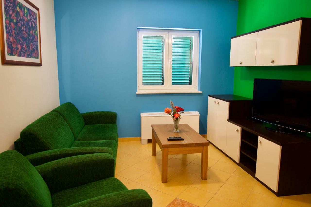 Pansion Hrga Hotel Vodice Ngoại thất bức ảnh