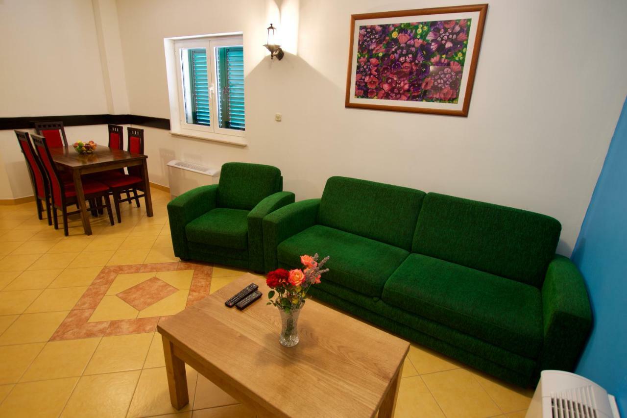 Pansion Hrga Hotel Vodice Ngoại thất bức ảnh