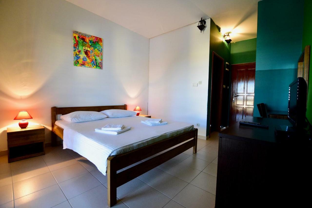 Pansion Hrga Hotel Vodice Ngoại thất bức ảnh