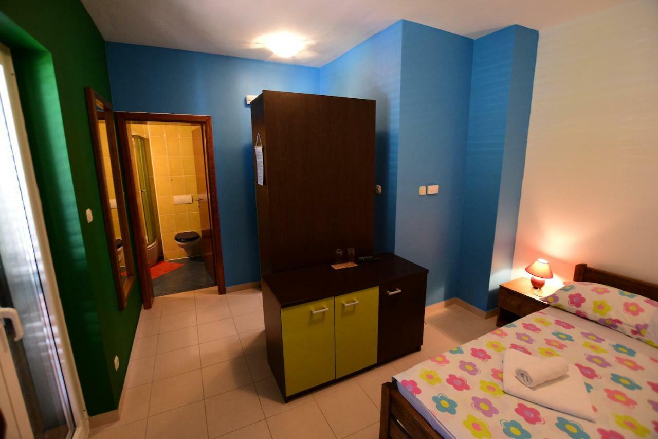 Pansion Hrga Hotel Vodice Ngoại thất bức ảnh